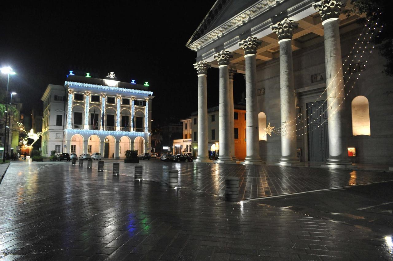 Lord Nelson - Camere Chiavari Esterno foto